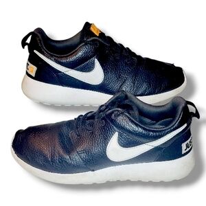 Nike Roshe One 833928-008 Women’s Black Badminton Athletic Shoes Size 7.5